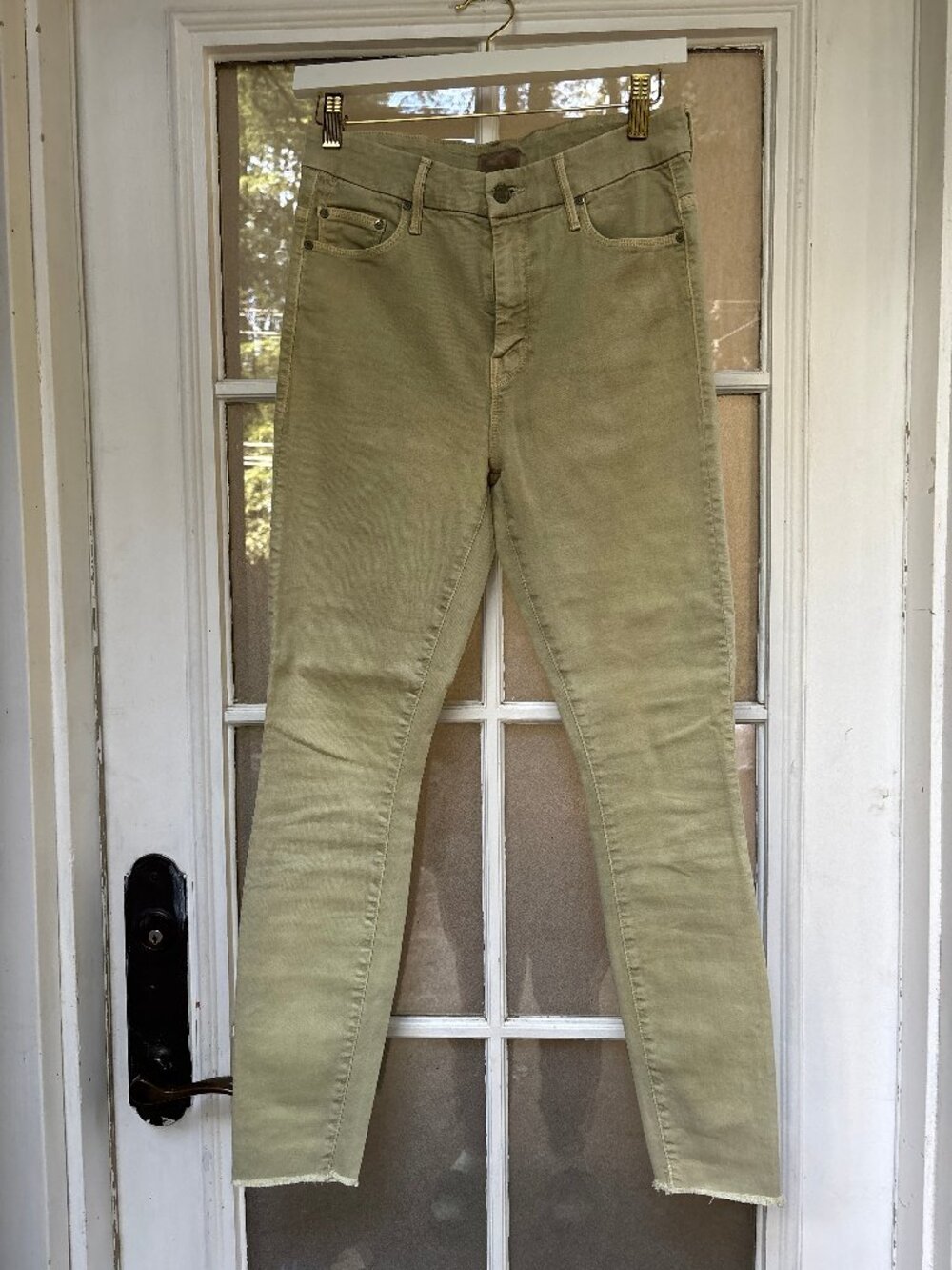 MOTHER High Waisted Looker Fray Jeans – Size 28 – Olive Green